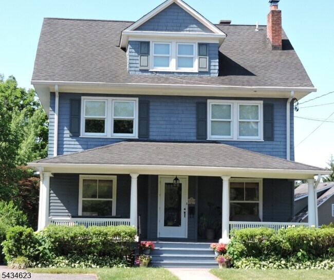 Building Photo - 186 Godwin Ave