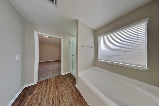 Building Photo - 19410 Kacey Ln Ct