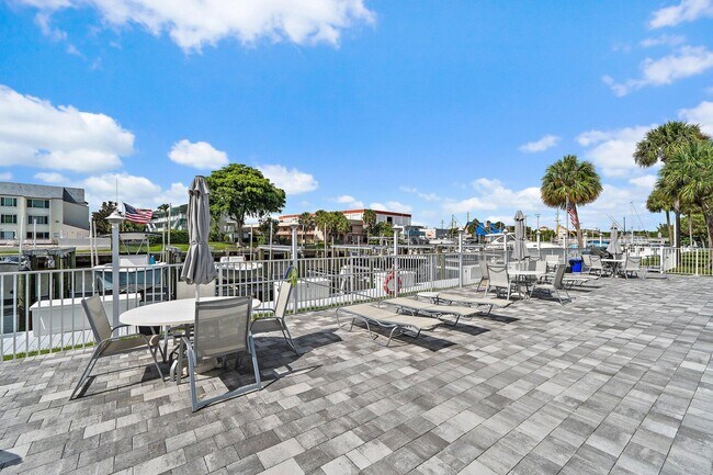 Building Photo - 108 Paradise Harbour Blvd