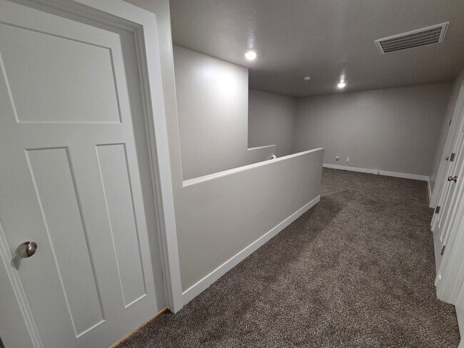 Building Photo - 3127 W 1675 N