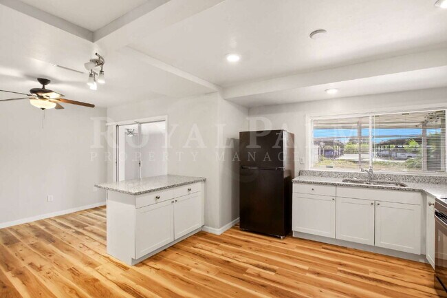 Building Photo - 2/1 Retreat in North Fort Myers: Apartment Life Called. We Didn't Answer.