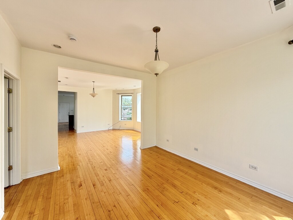 Building Photo - 2537 N Kildare Ave