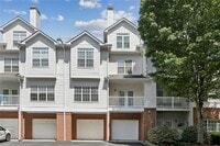 Building Photo - 206 Spring Heights Ln