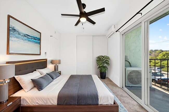 Building Photo - Spacious 3 Bedroom 1.5 Bath Townhome with Brand New A/C & Appliances