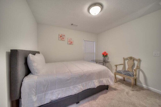 Building Photo - 710 Red Cedar Ct