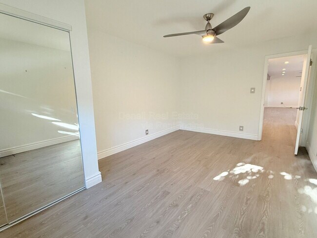 Building Photo - 8139 E Mulberry St