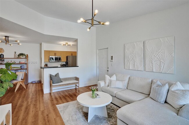 Building Photo - 6841 SW 44th St