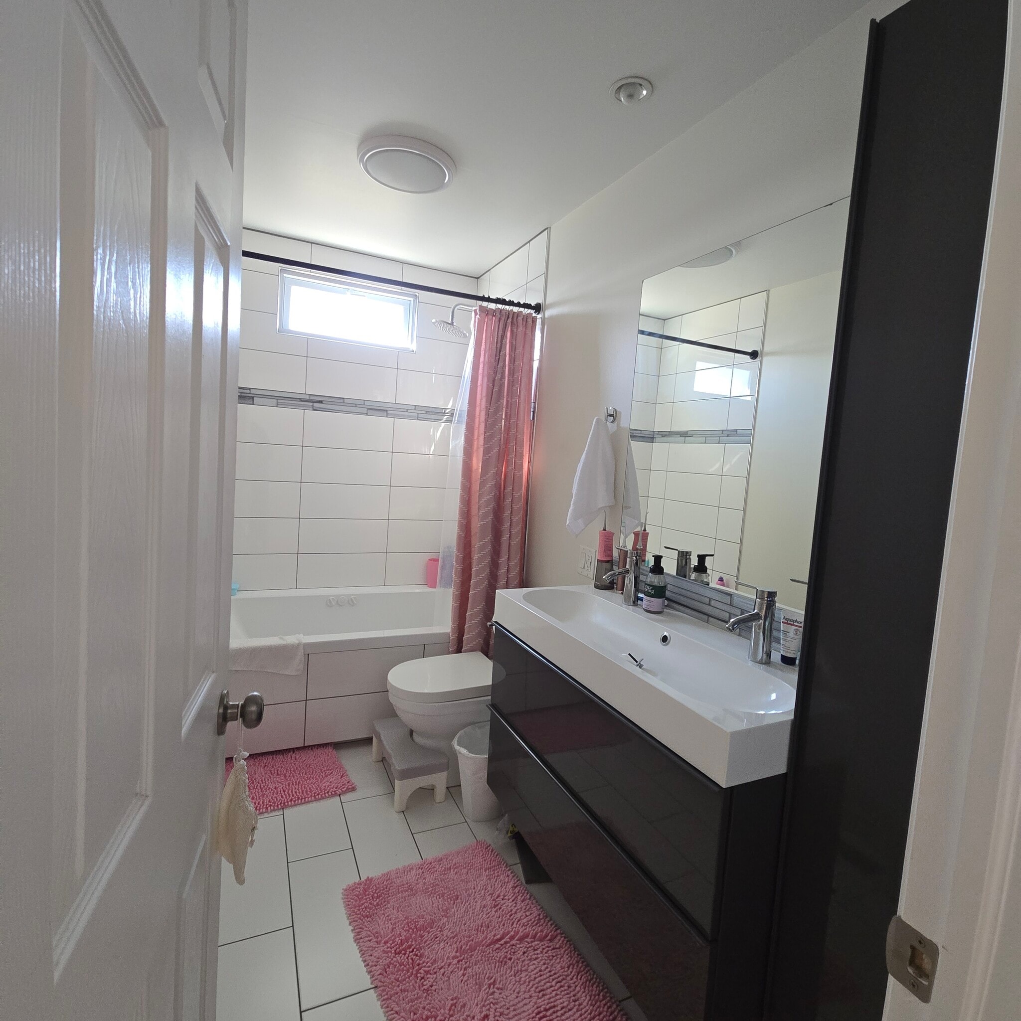 Building Photo - 1643 Dogwood Dr