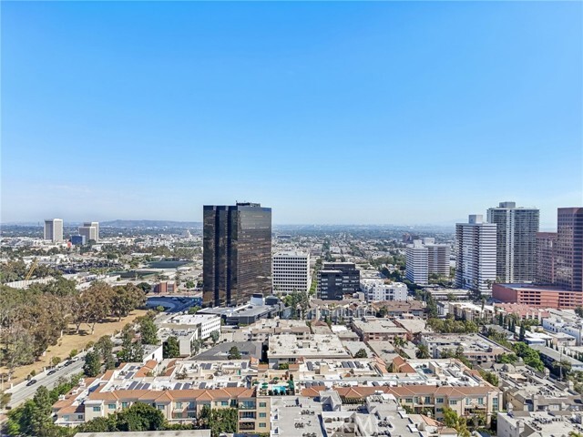 Building Photo - 11500 San Vicente Blvd