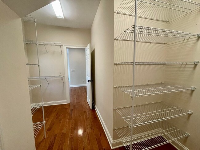 Building Photo - Large 5-bedroom house in Lake Hogan Farm near Chapel Hill schools!