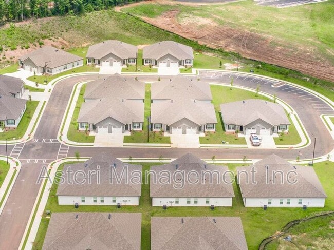 Building Photo - 2141 Houston Lake Rd