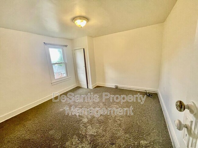 Building Photo - 425 Mt Vernon Ave