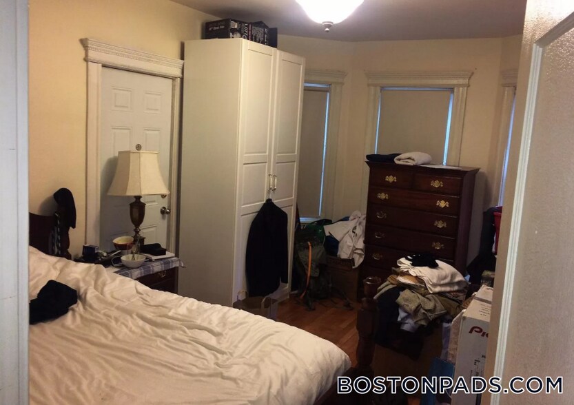 Building Photo - 229 Harvard St