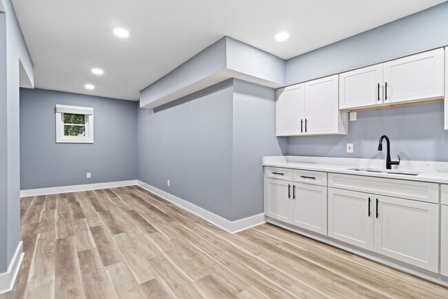 Building Photo - Stunning Fully Renovated Home in the Heart of Historic Oakland City