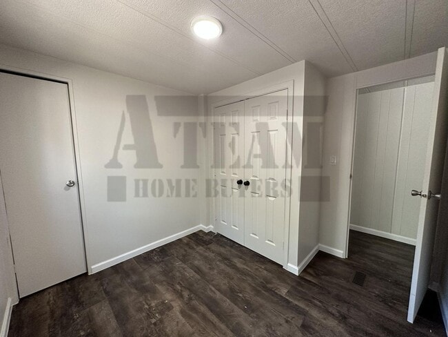 Building Photo - Cozy 2 Bedroom 1 Bathroom Home