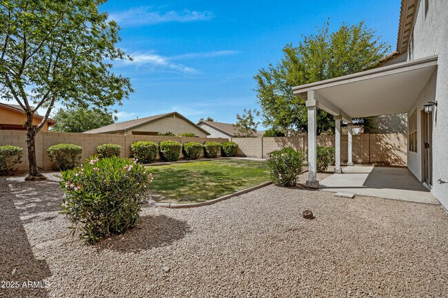 Building Photo - 1696 S Falcon Dr