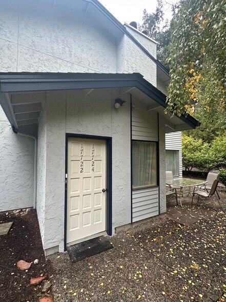 Building Photo - 17722 North Park Pl N