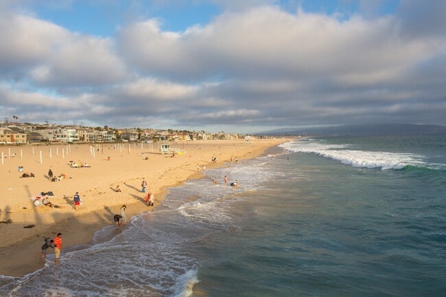 Building Photo - 300 19th St