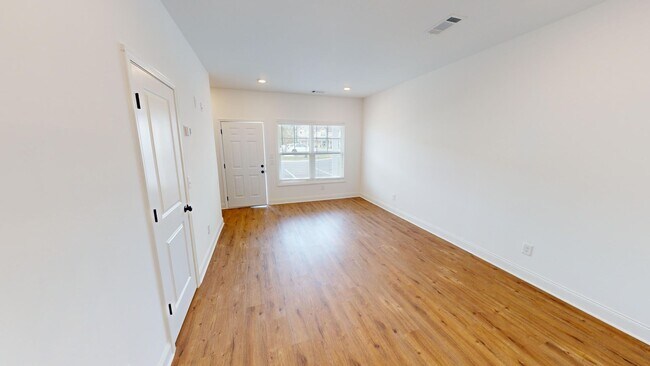 Building Photo - The Villages at Bear Creek 2 Bedroom Townh...