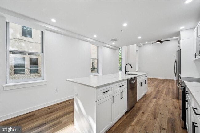 Building Photo - 3408 Race St