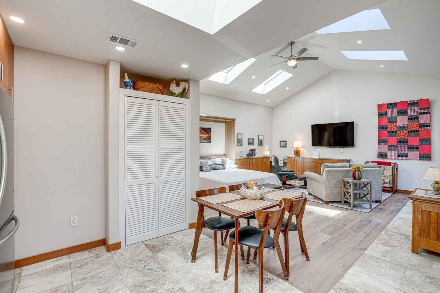 Building Photo - 2820 Van Buren St