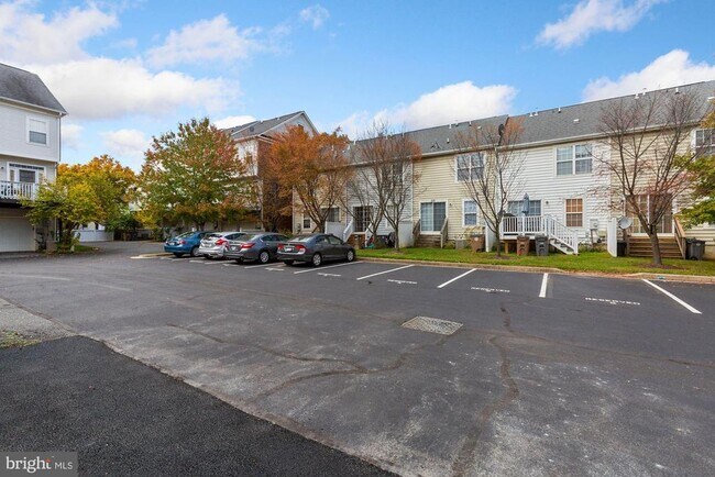 Building Photo - 207 Garden View Way