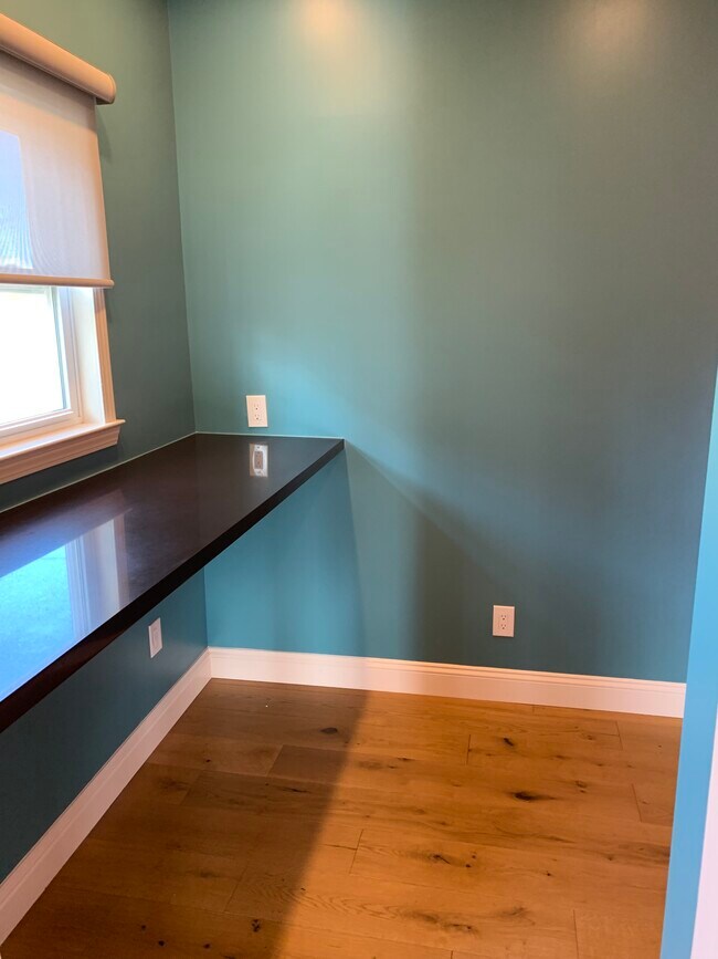 Additional office space - 5495 Fairfax Ave