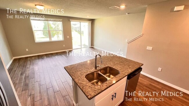Building Photo - 413 Legacy Lp