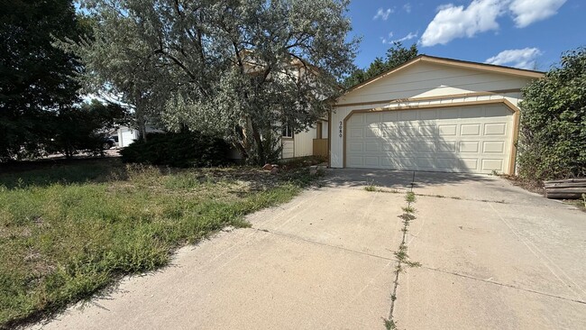 Building Photo - Move in Ready home on Piros