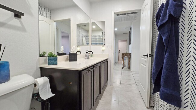 Building Photo - Beautifully updated home in Las Brisas Community of Goodyear!