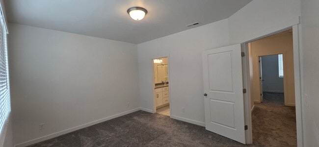 Building Photo - Rockwell Townhome in American Fork - For Rent - 3 Bedroom 2.5 Bath - Pool & Clubhouse