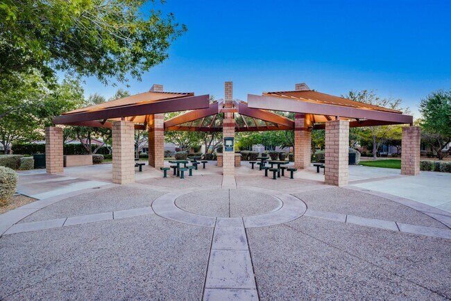 Building Photo - FULLY FURNISHED! Exudes sophistication with designer touches throughout