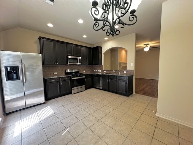 Building Photo - 2510 Avalon Lake Ln