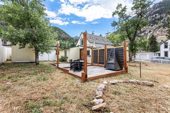 Building Photo - 400 Argentine St