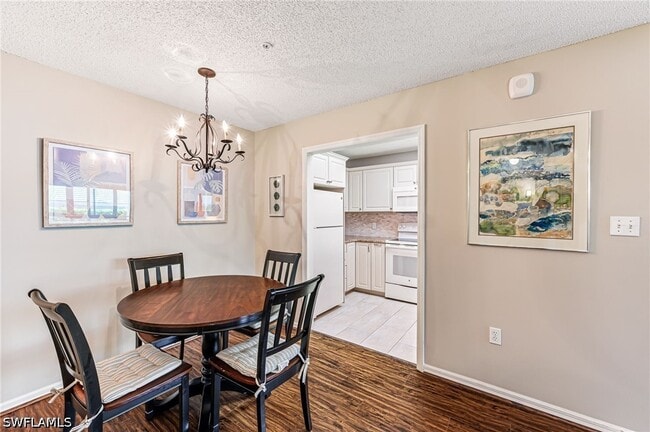 Building Photo - 900 Arbor Lake Dr