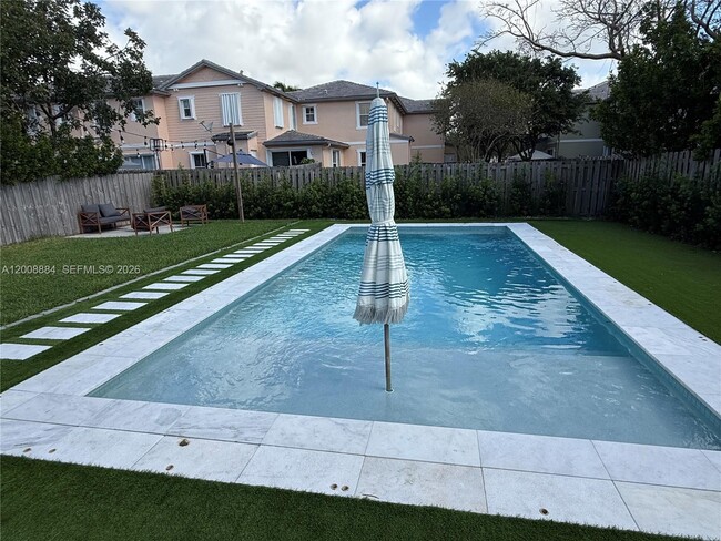 Building Photo - 2945 SE 3rd St