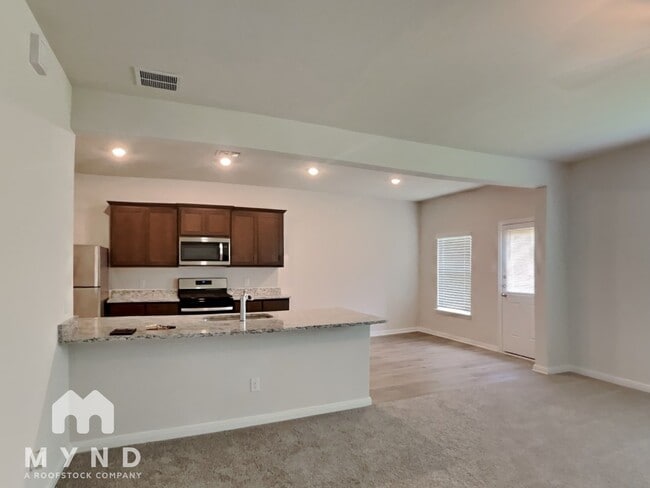 Building Photo - 1106 Clark Dr