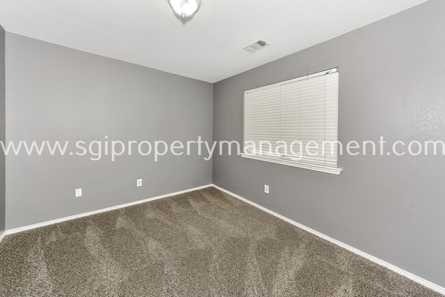 Building Photo - 413 Windy Hill Ln