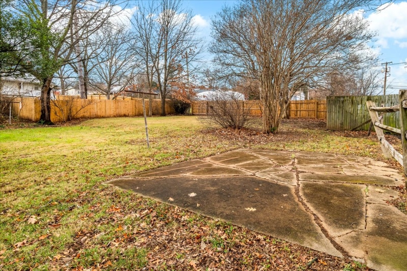 Building Photo - 3 Locust St