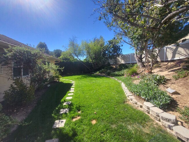 Building Photo - REALLY Cute 4 BR in The Vineyard with RV Parking - 11,000sf Lot + Designer Touches