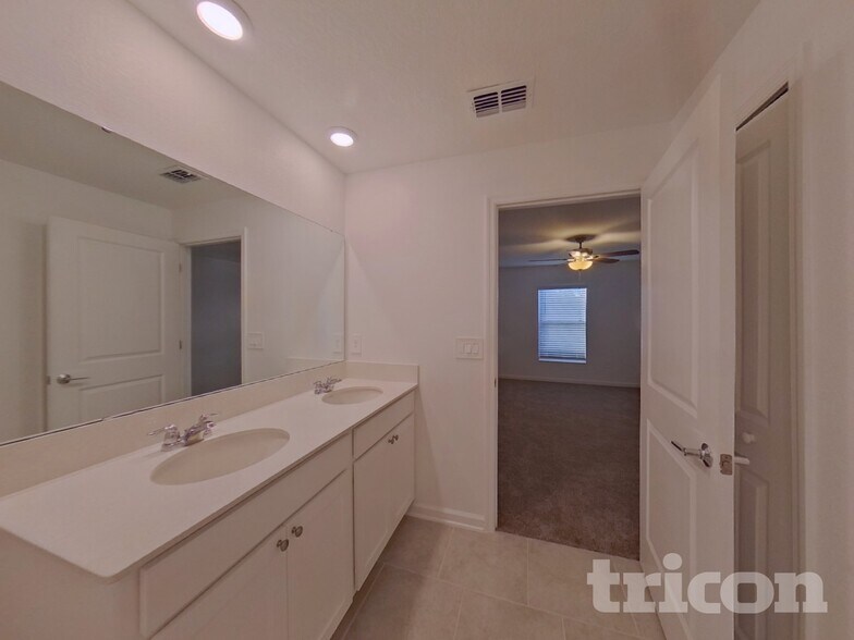 Building Photo - 34036 Sky Blossom Cir