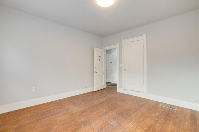 Building Photo - 726 NW 24th St