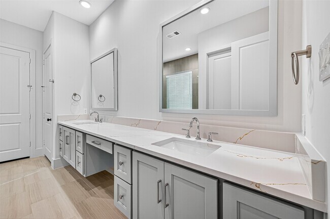 Primary Photo - 2427 Camden Creek Ln