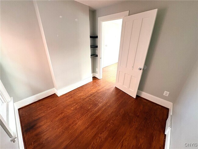 Building Photo - 90 Washington St