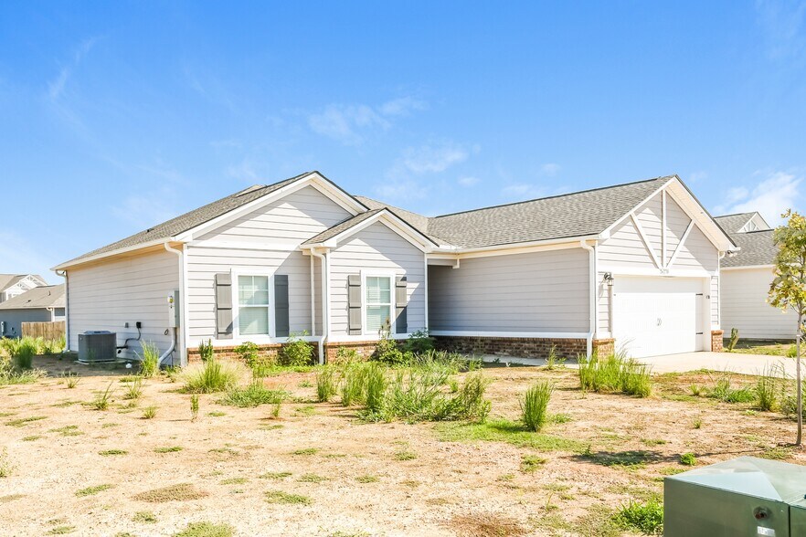 Building Photo - 26270 Beech Grv Ln NW