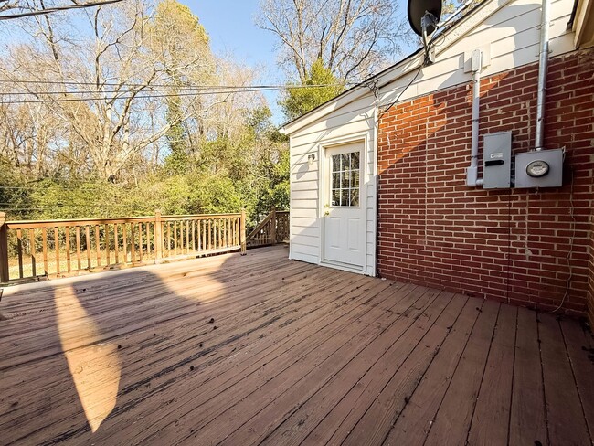 Building Photo - 2525 Camille Dr