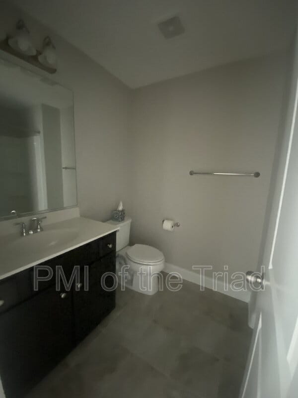 Building Photo - 832 Silver Leaf Dr