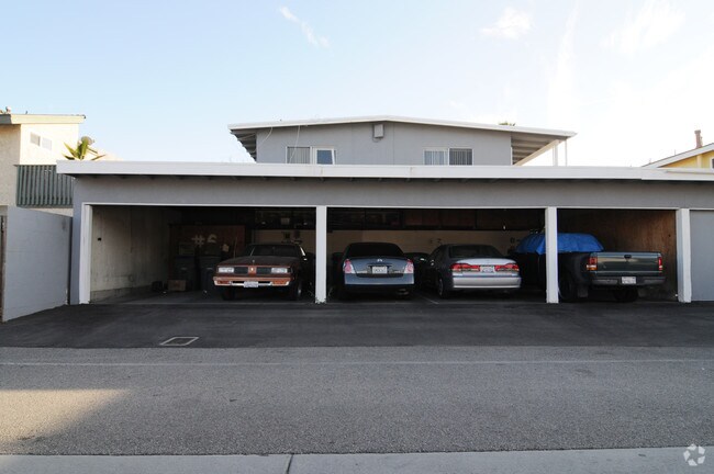 Building Photo - 5045 Nautilus St