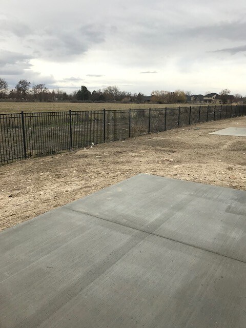 Building Photo - 4-Bedroom, 2.5-Bath Home with a 3-Car Garage and a Fully Fenced Backyard with No Rear Neighbors.