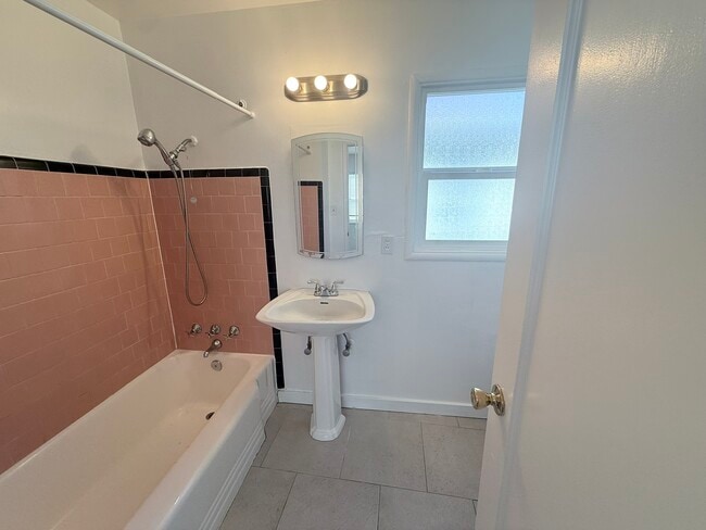 Building Photo - 9006 A St